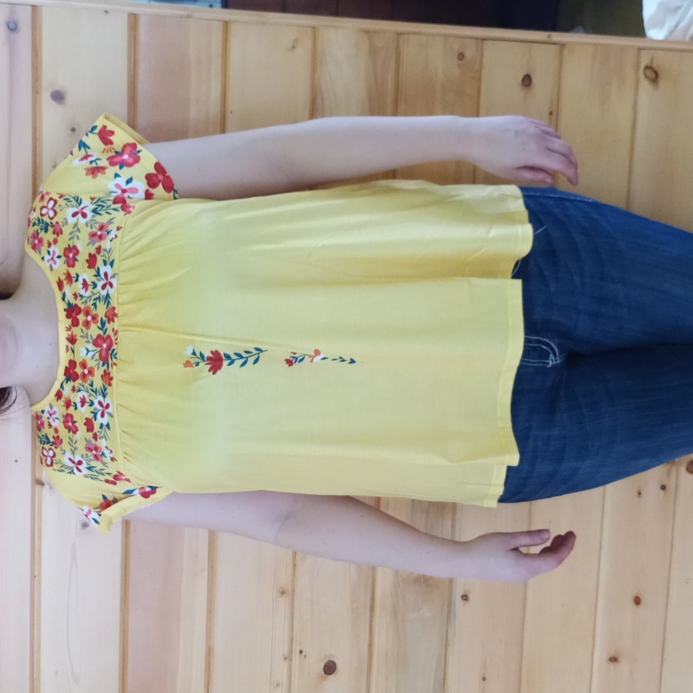 Fun Yellow and red floral top. XL, good for tall girl.